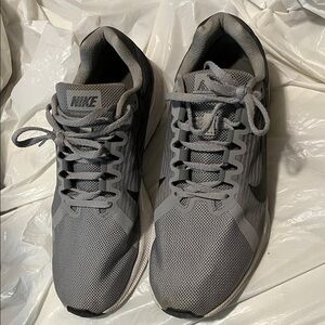 Nike Downshifter 8 Running Shoes Womens 10 Athletic Sneakers Low Gray 908994-006